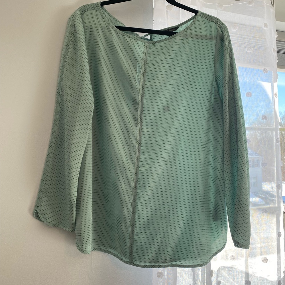 Banana Republic shirt. Green with navy/black dots.